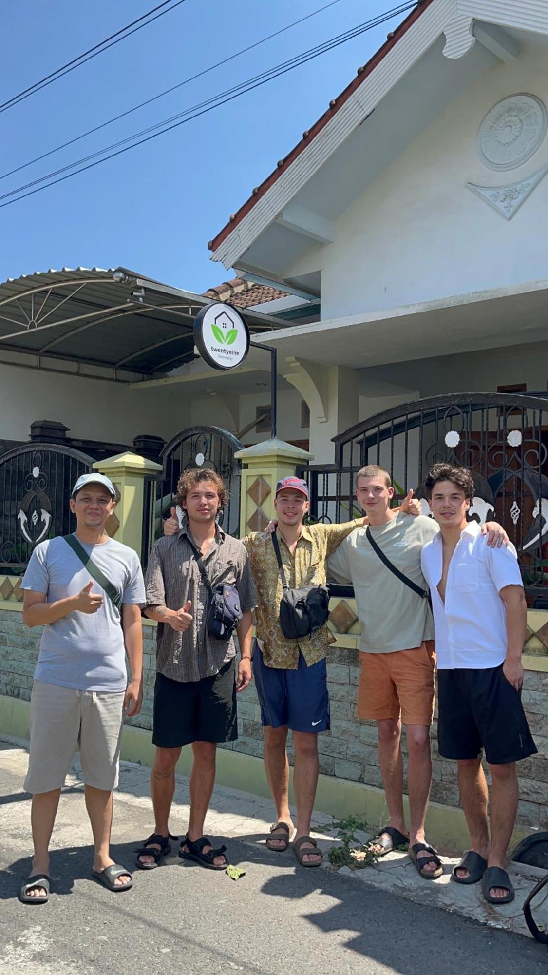 Twentynine Homestay Banyuwangi  Extérieur photo