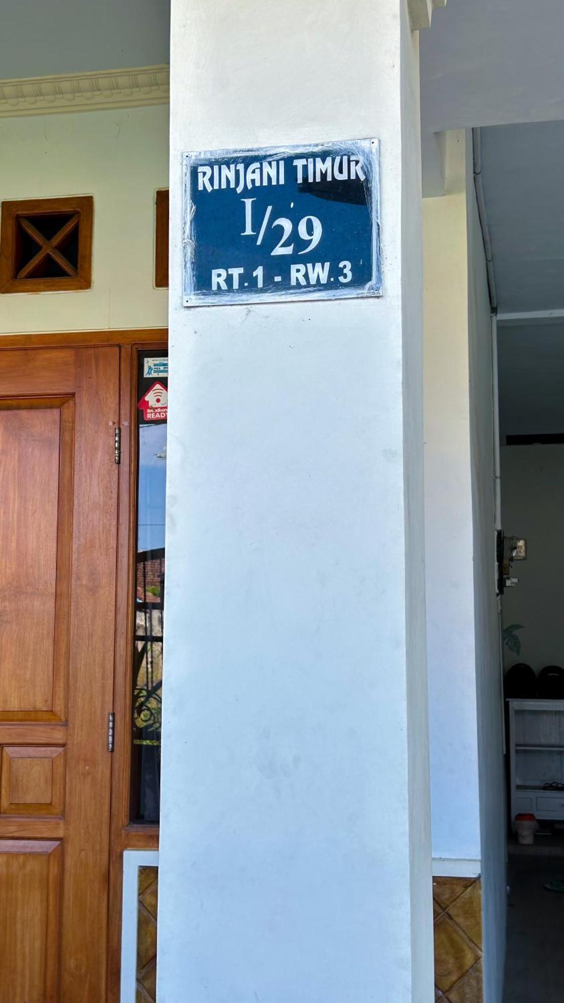 Twentynine Homestay Banyuwangi  Extérieur photo